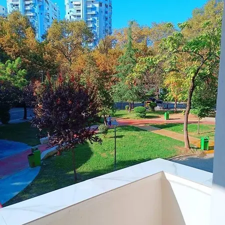 Ovi 2 * Tirana